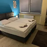بيت شباب White Pearl 1